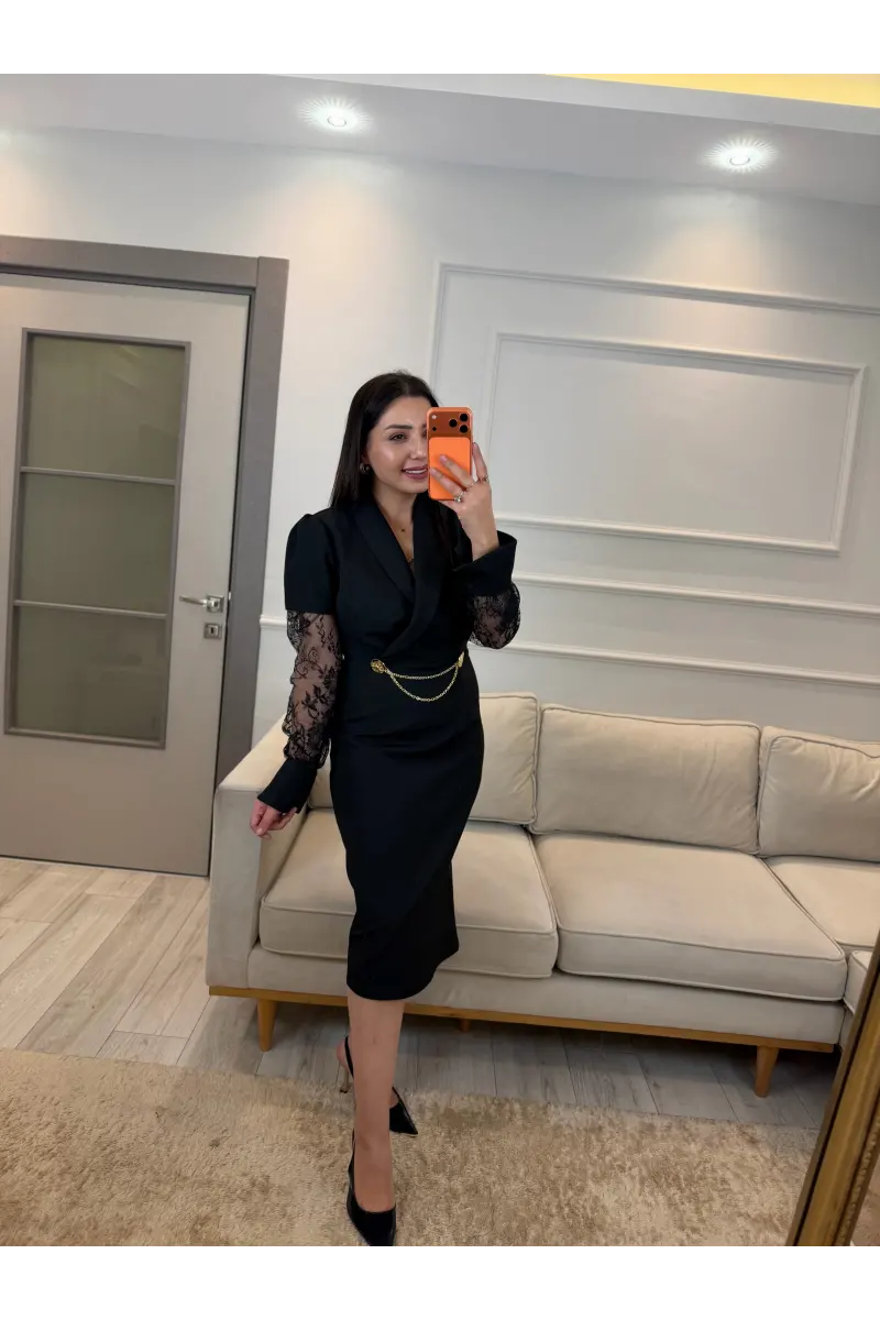 Zincir Detaylı Kol Dantel Elbise
