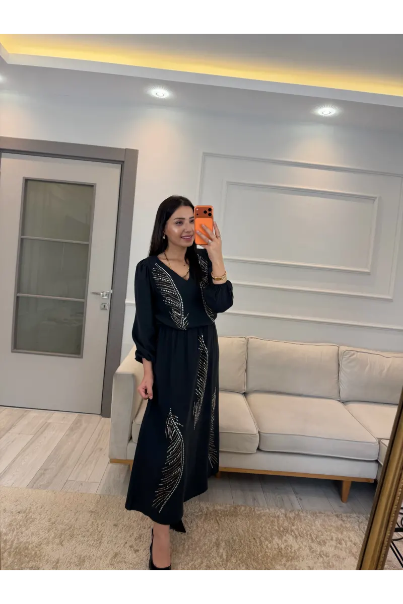 Taş Detaylı Tasarım Elbise