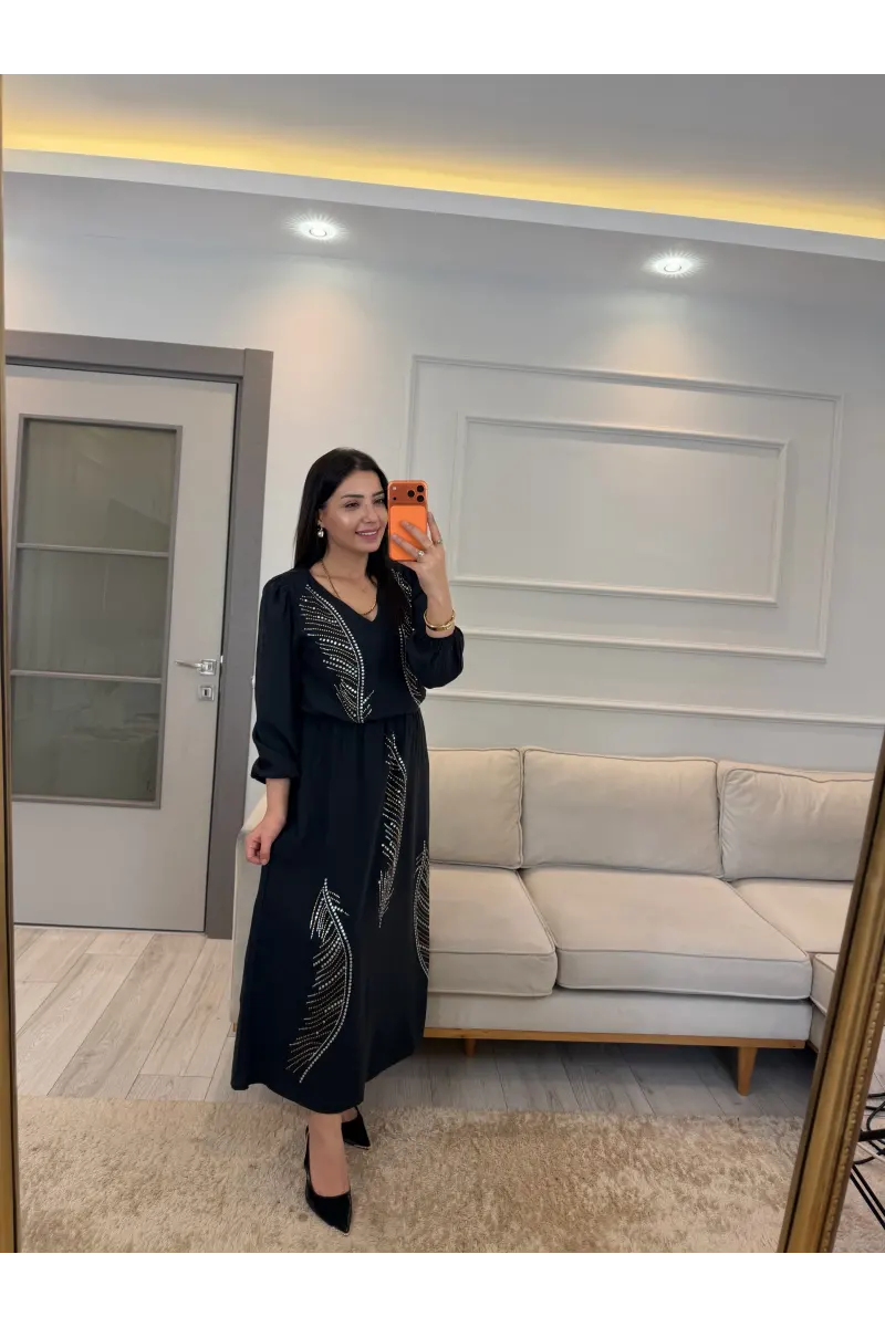 Taş Detaylı Tasarım Elbise