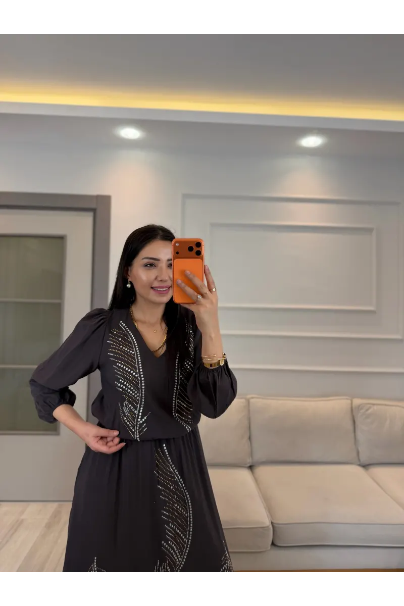 Taş Detaylı Tasarım Elbise