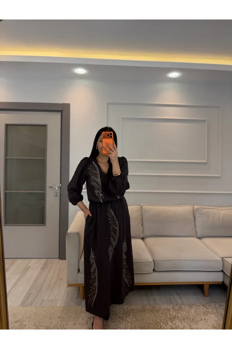 Taş Detaylı Tasarım Elbise