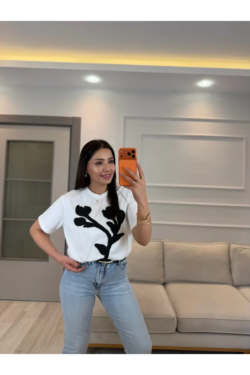 İpkyl Üç Boyutlu Çiçek T-Shirt
