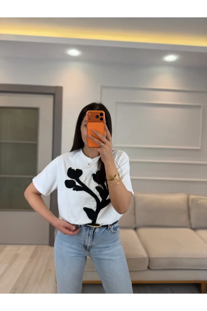 İpkyl Üç Boyutlu Çiçek T-Shirt