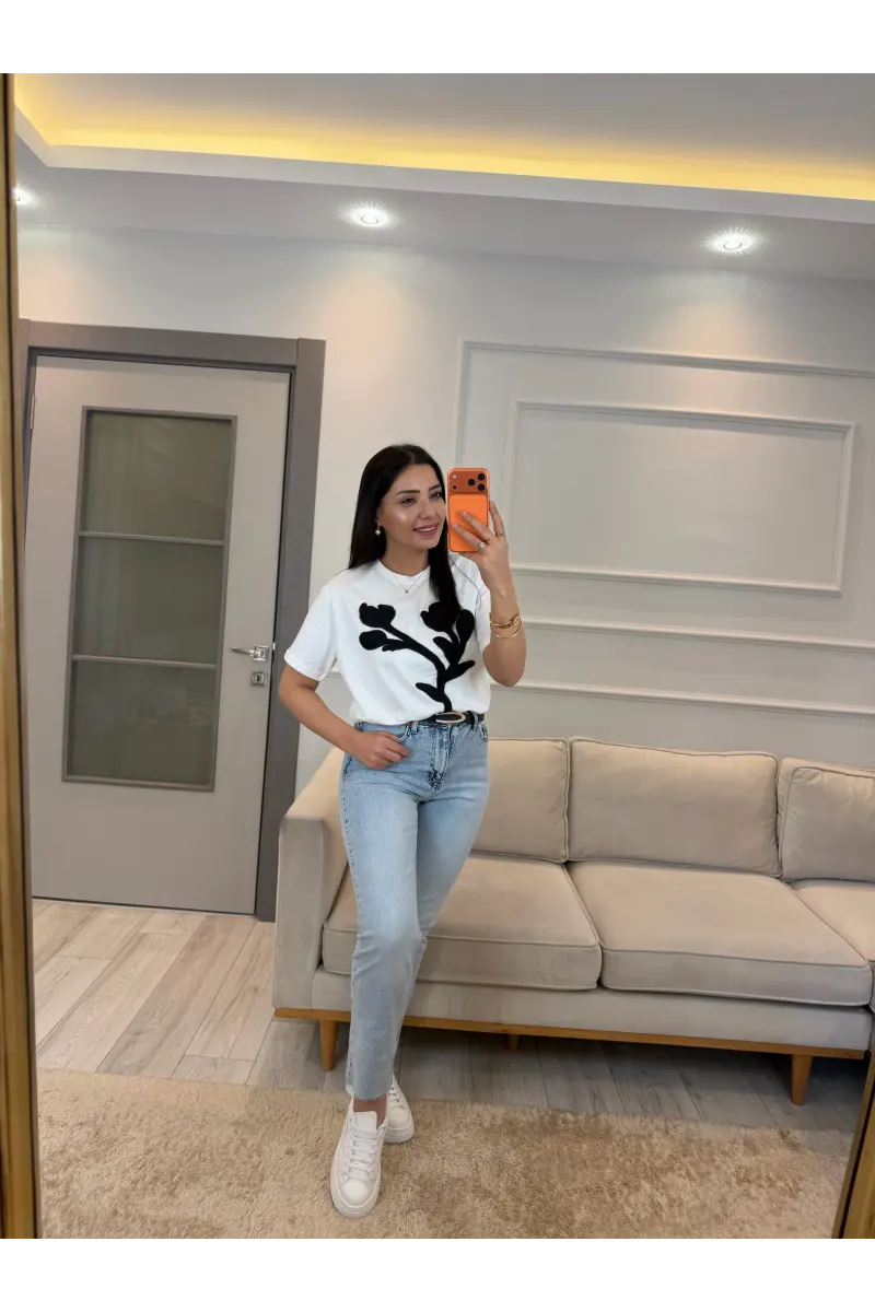 İpkyl Üç Boyutlu Çiçek T-Shirt