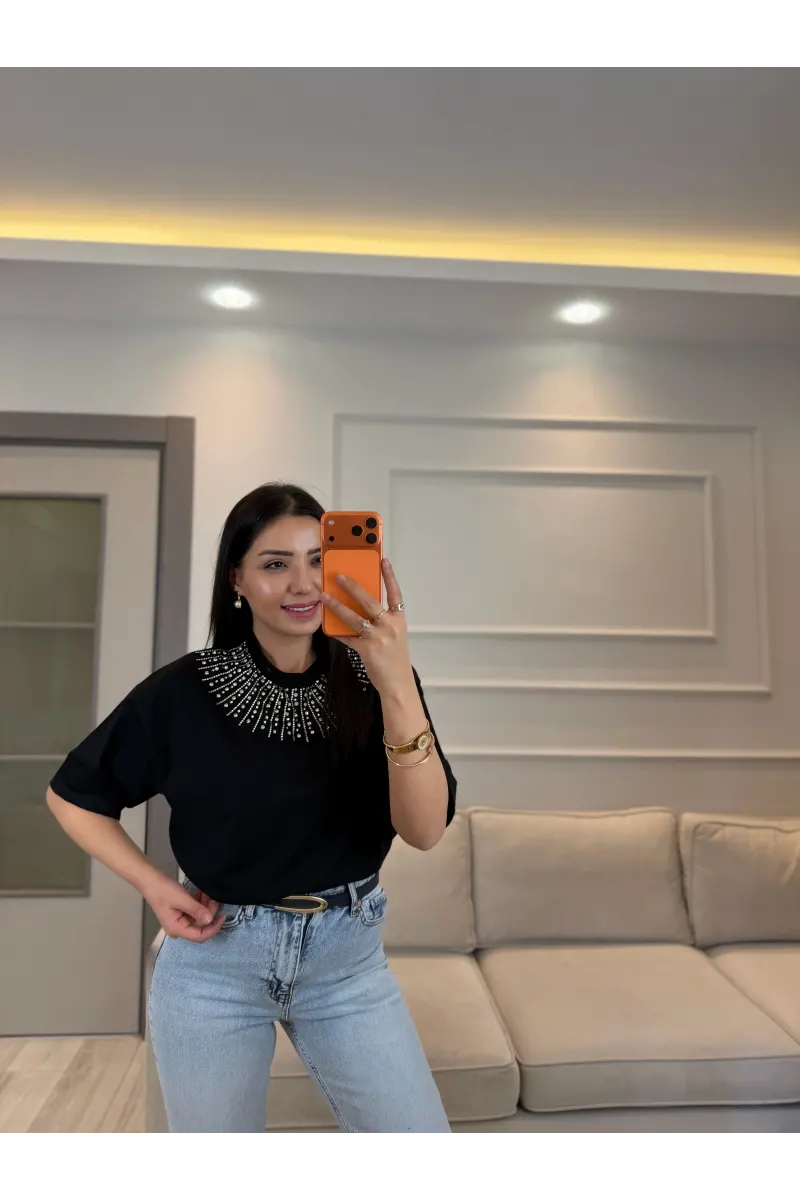 Mairin Yaka Taşlı T-Shirt