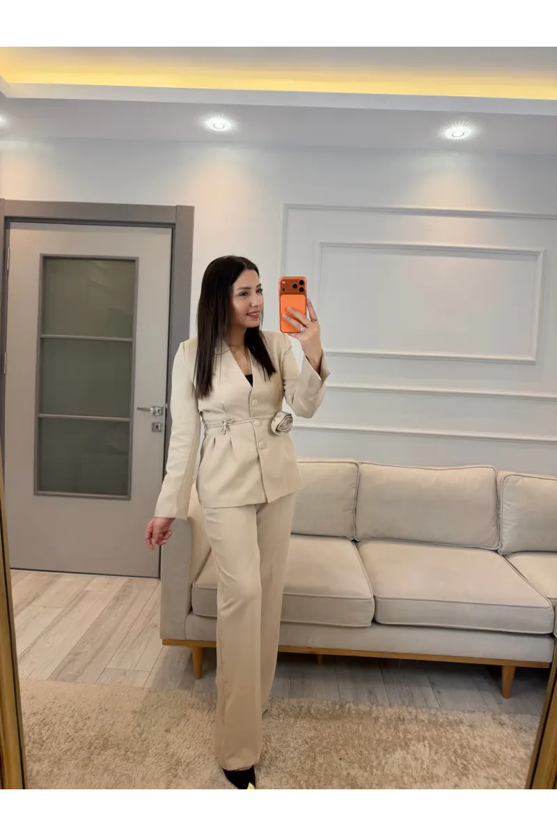 Gül Detaylı Blazer Ceket Takım