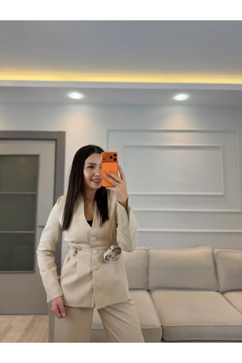 Gül Detaylı Blazer Ceket Takım