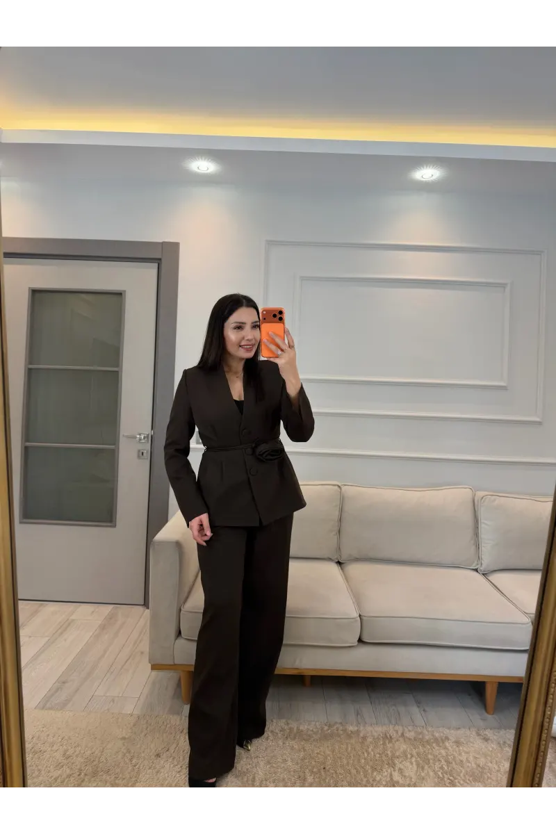 Gül Detaylı Blazer Ceket Takım
