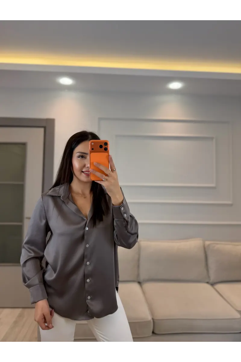 Sedef Düğmeli Saten Gömlek