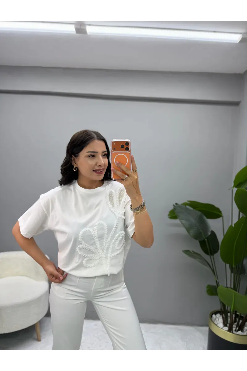 Lale Nakışlı T-Shirt
