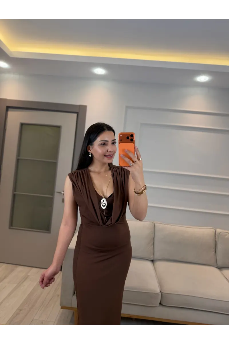 Degaje Yaka Sandy Elbise
