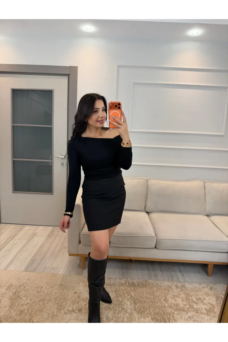 Degaje Yaka Yan Büzgülü Bluz