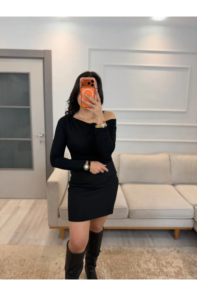 Degaje Yaka Yan Büzgülü Bluz