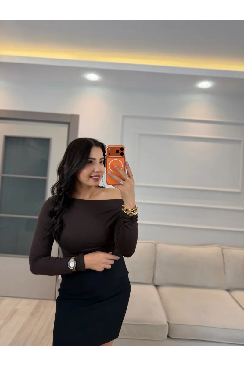 Degaje Yaka Yan Büzgülü Bluz