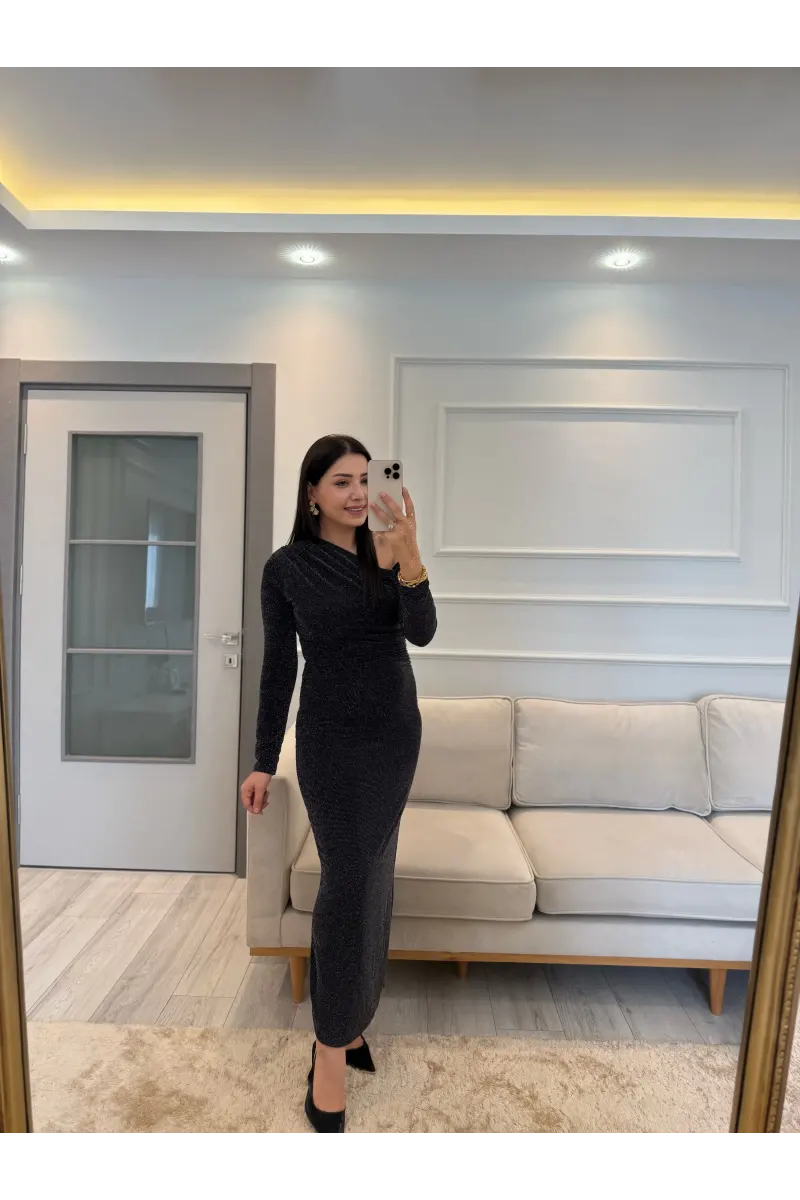 Düşük Omuz Simli Elbise