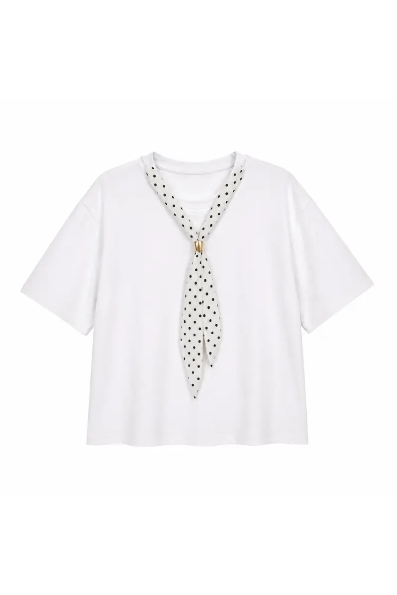 Fular Detaylı T-Shirt