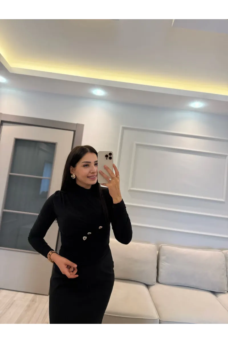 Kalp Düğmeli Büzgü Bantlı Bluz