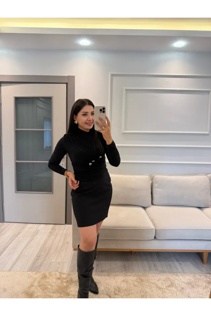 Kalp Düğmeli Büzgü Bantlı Bluz