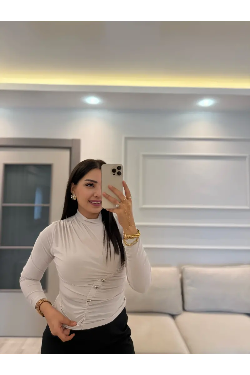 Kalp Düğmeli Büzgü Bantlı Bluz