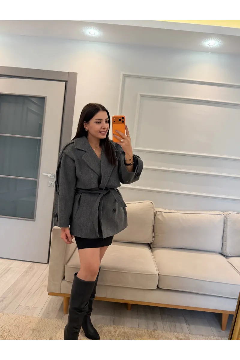 Kemer Detaylı Kaşe Kaban