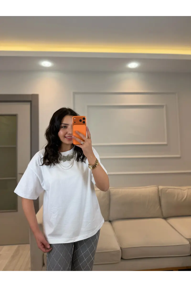 Paty Yaka Zincirli T-Shirt