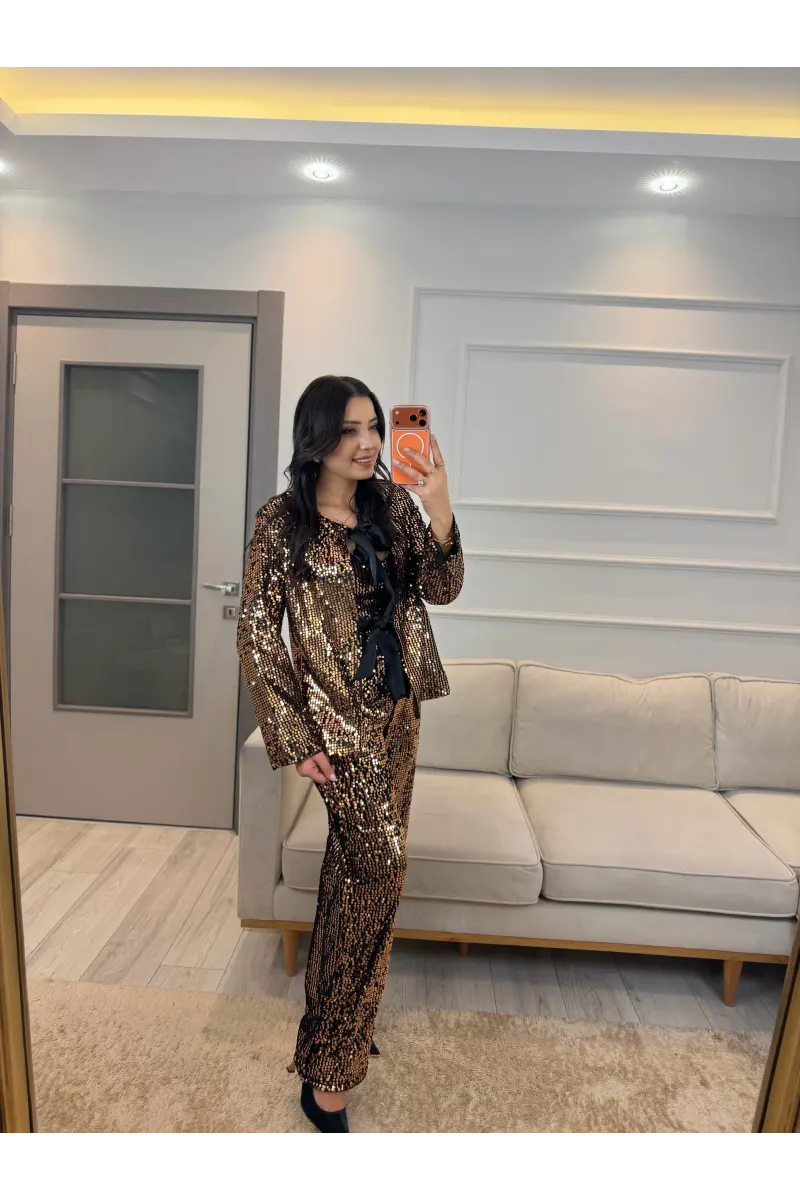 Pul Payet Fiyonk Detaylı Astarlı Ceket