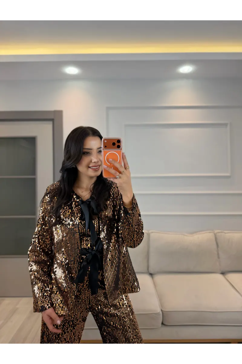 Pul Payet Fiyonk Detaylı Astarlı Ceket