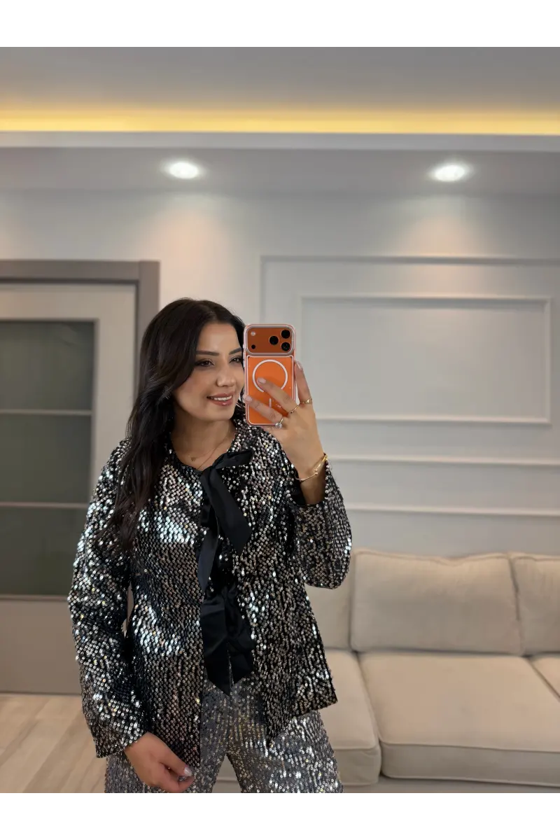 Pul Payet Fiyonk Detaylı Astarlı Ceket