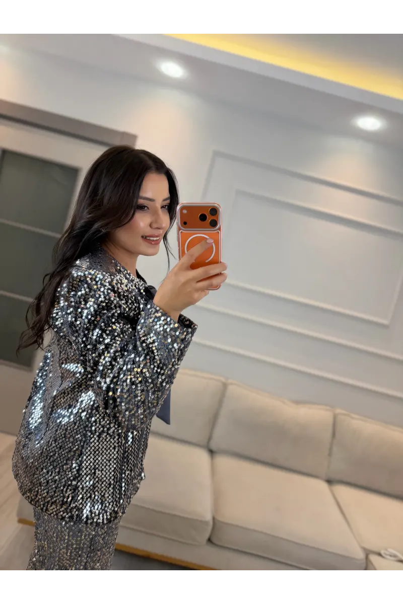 Pul Payet Fiyonk Detaylı Astarlı Ceket