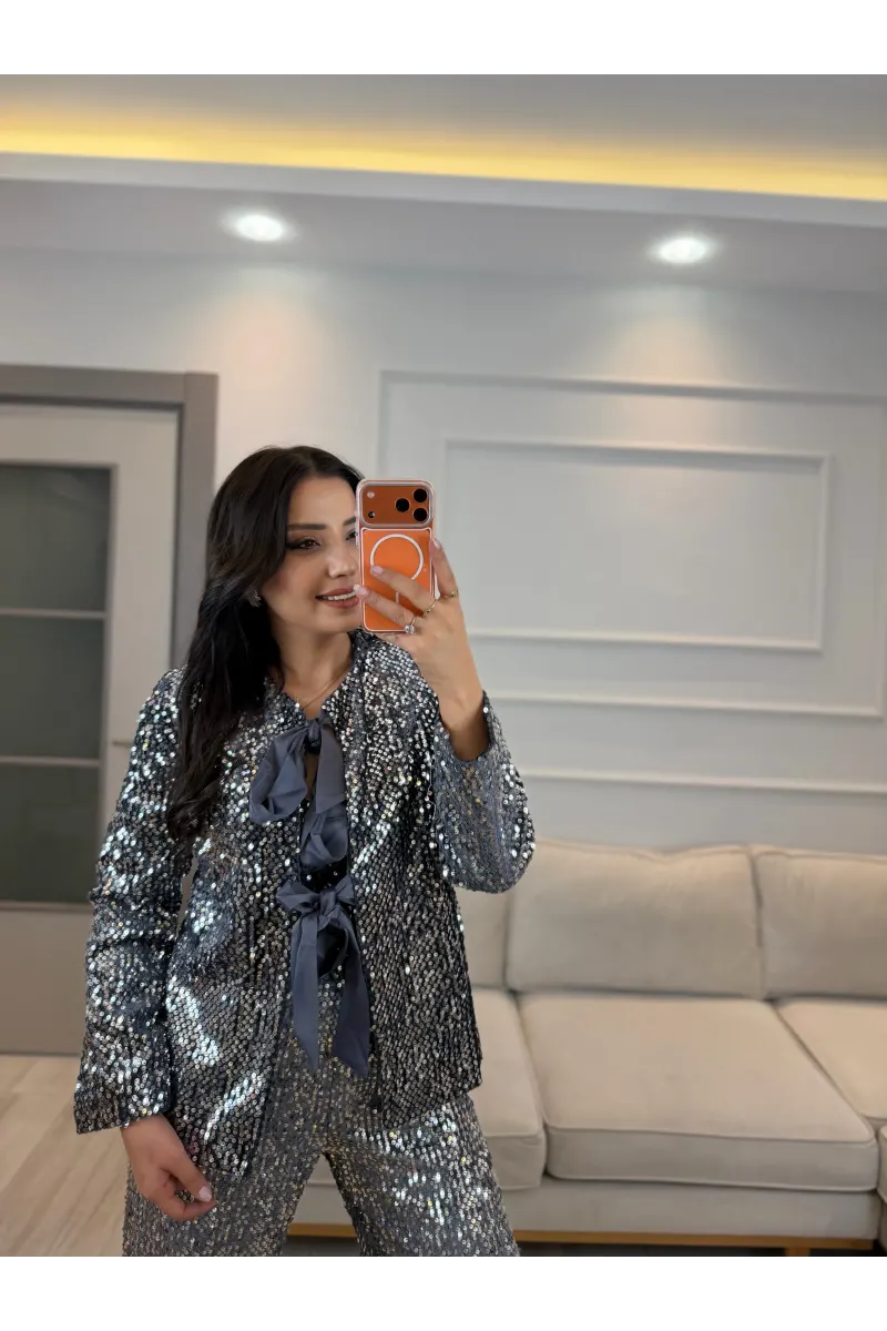 Pul Payet Fiyonk Detaylı Astarlı Ceket