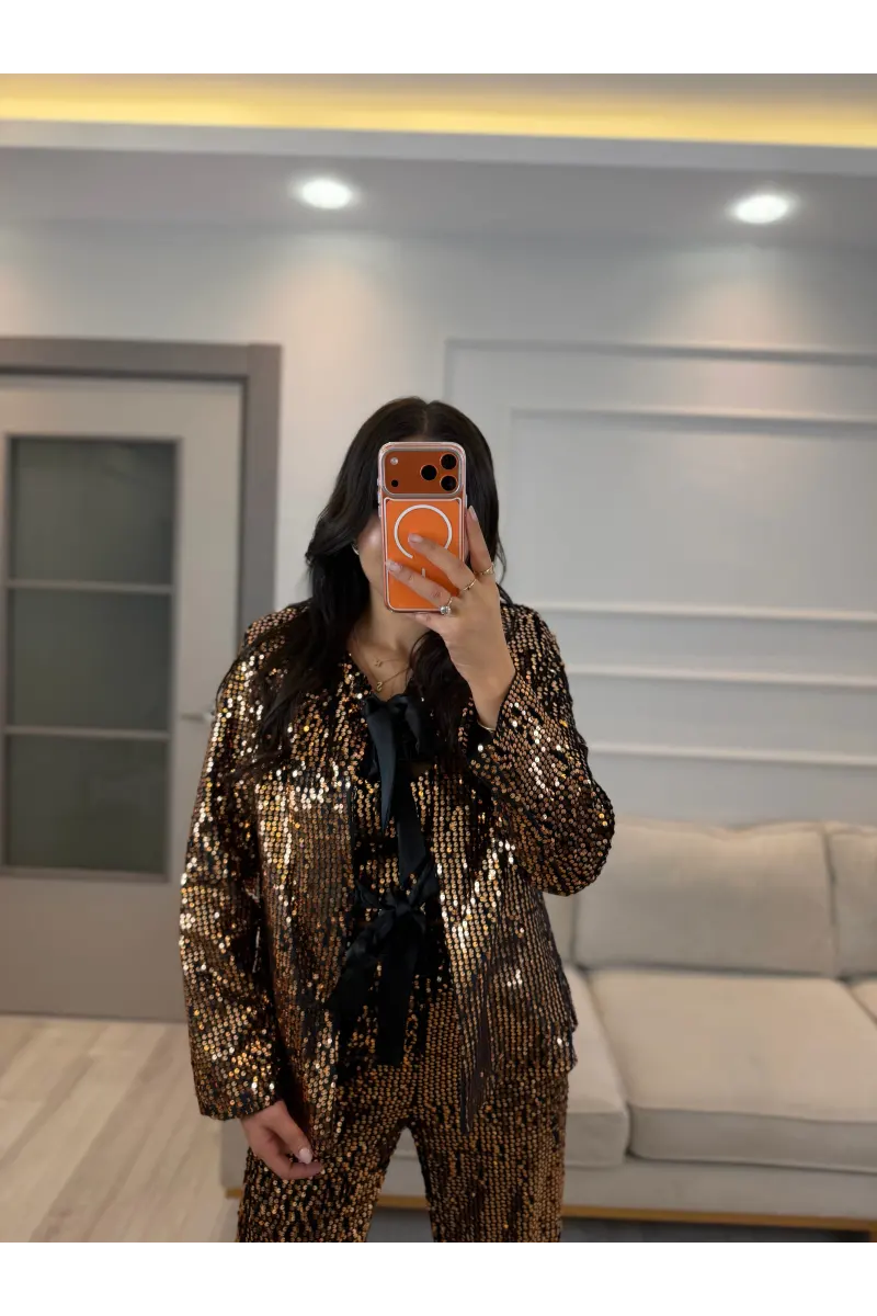 Pul Payet Fiyonk Detaylı Astarlı Ceket