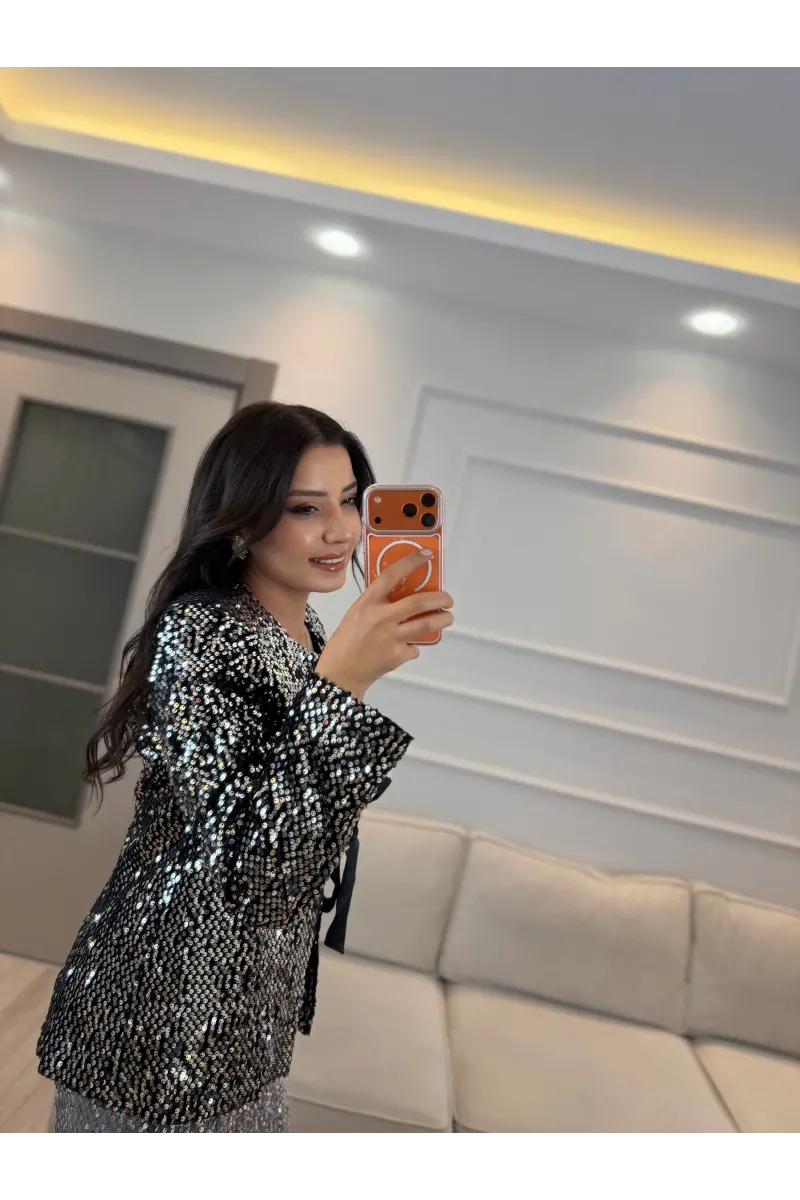 Pul Payet Fiyonk Detaylı Astarlı Ceket