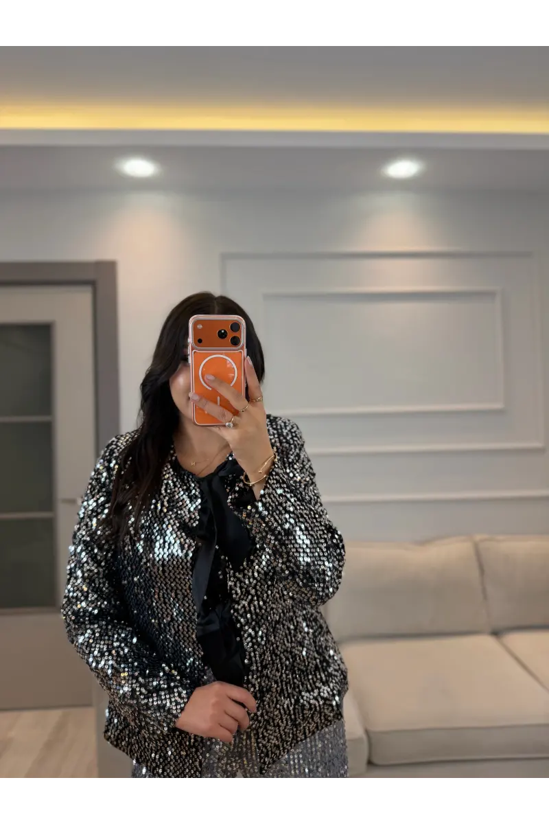 Pul Payet Fiyonk Detaylı Astarlı Ceket