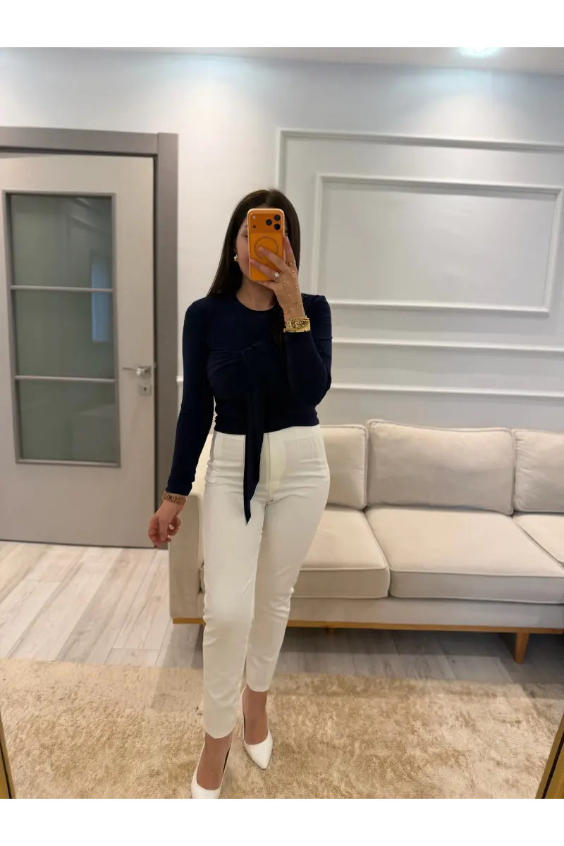 Sandy Önü Şal Detay Bluz