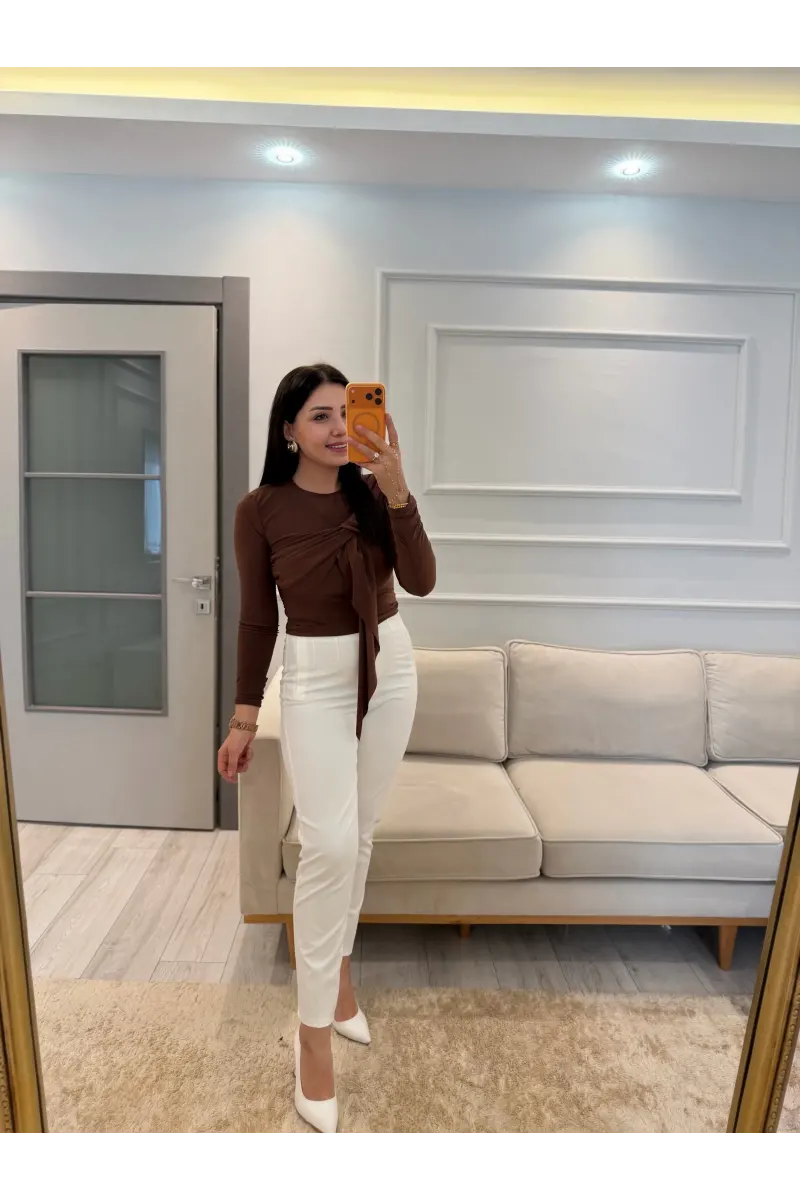 Sandy Önü Şal Detay Bluz