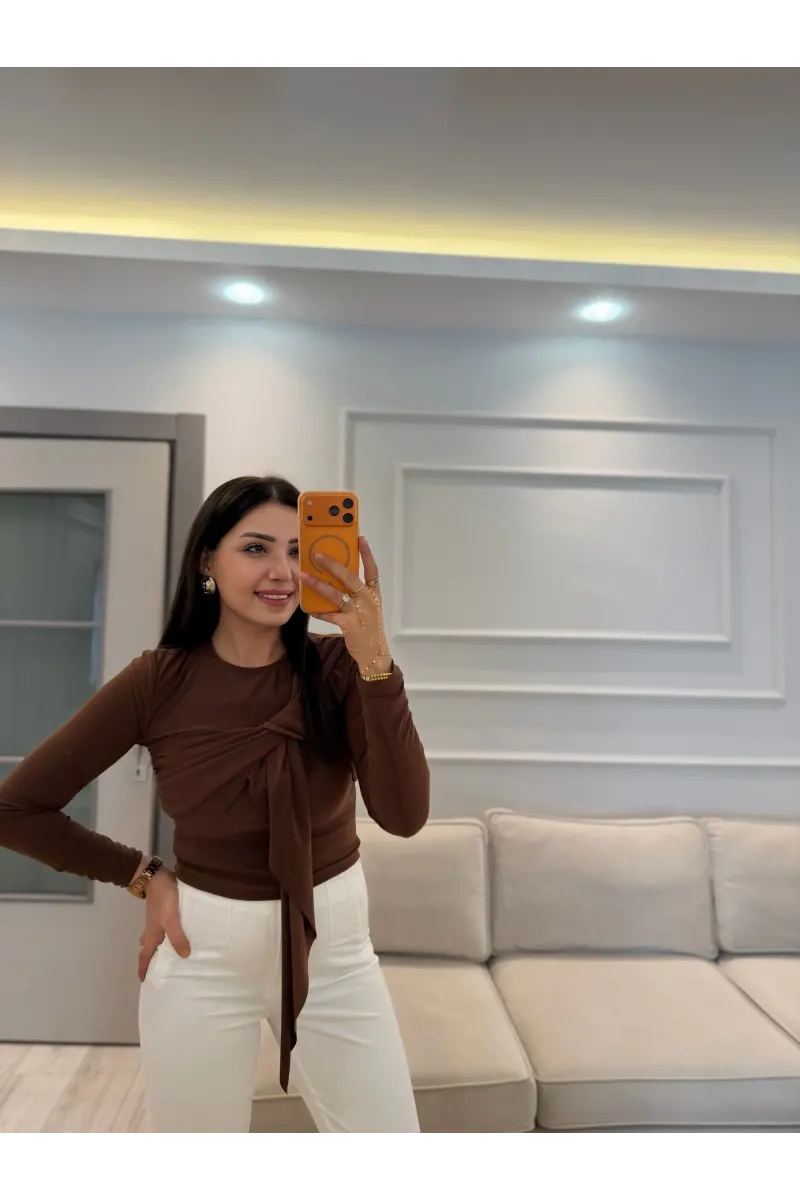Sandy Önü Şal Detay Bluz