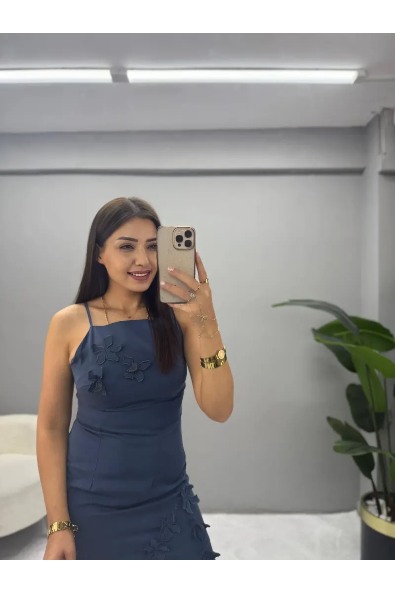 Üç Boyutlu Çiçek Detaylı Tensel Elbise