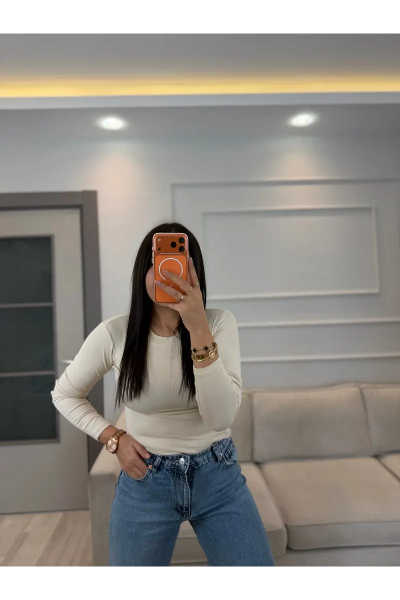 Uzun Kollu Çıt Çıtlı Body Bluz