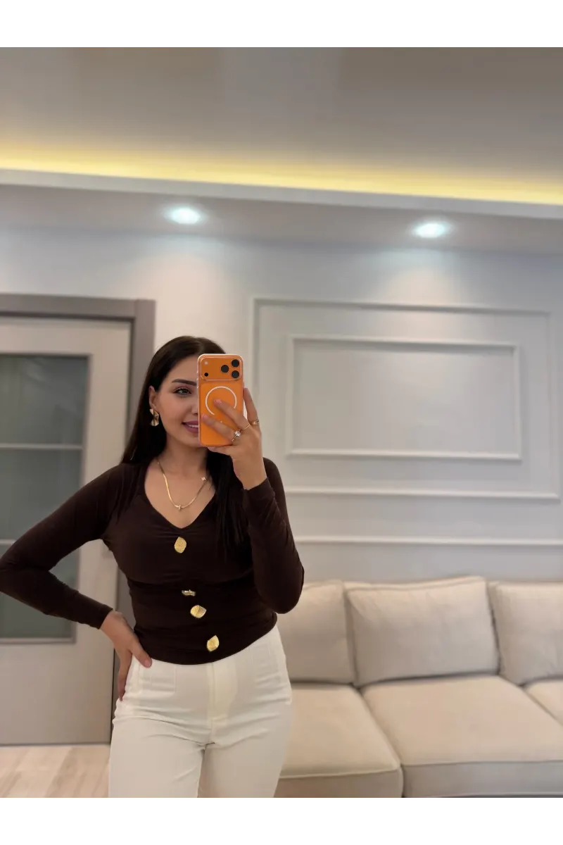 V Yaka Gold Düğmeli Sandy Bluz