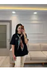 Yazı Nakış Fularlı T-Shirt