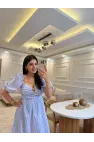 Broş Detaylı Çizgili Elbise