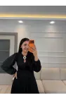 Ön Broşlu Simli Elbise