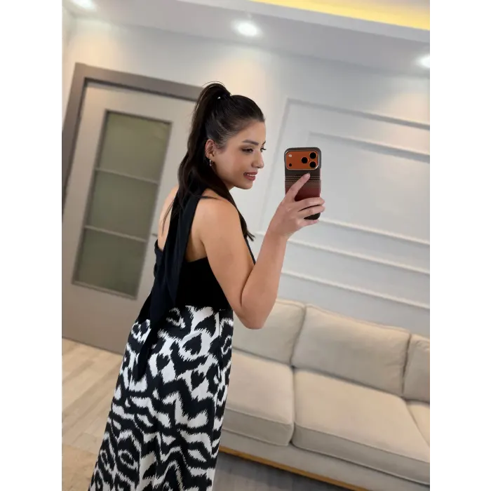 Boyundan Bağlamalı Kemerli Elbise