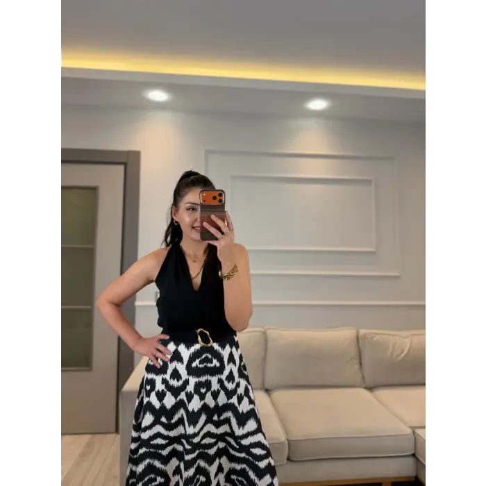 Boyundan Bağlamalı Kemerli Elbise