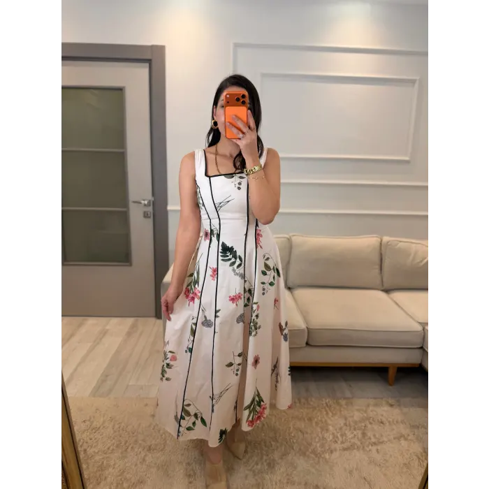 Çiçek Desenli Elbise