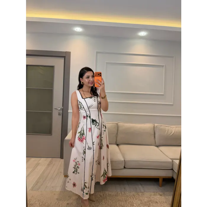 Çiçek Desenli Elbise