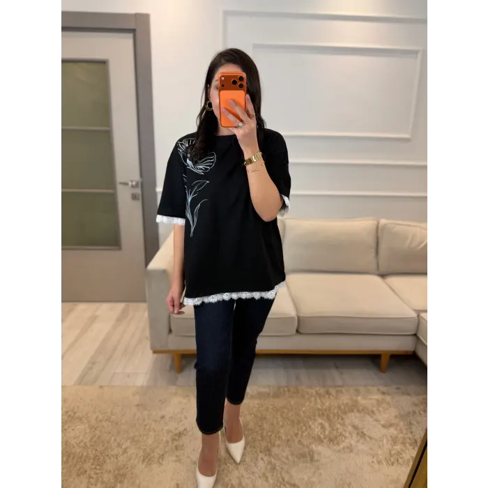 Nofel Dantel Çiçek Detaylı T-Shirt
