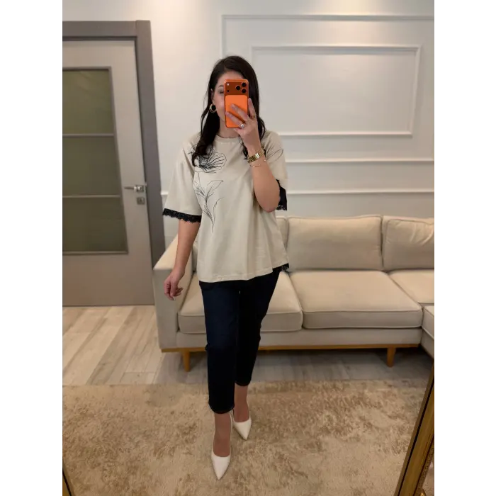 Nofel Dantel Çiçek Detaylı T-Shirt