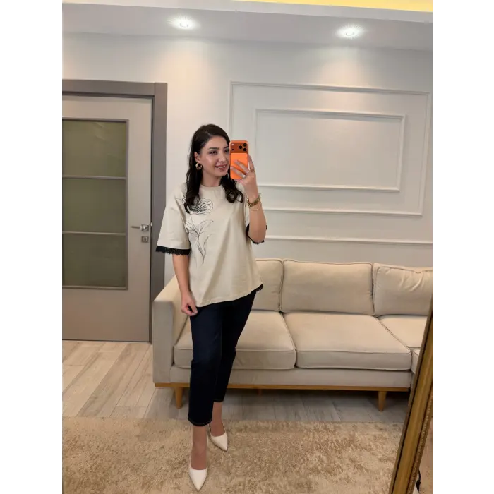 Nofel Dantel Çiçek Detaylı T-Shirt