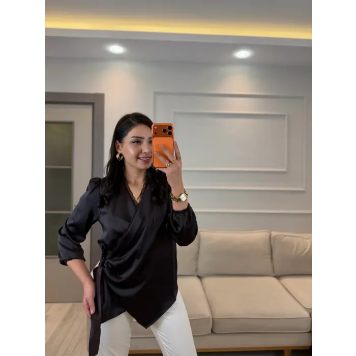 Dantel Detaylı Bağlamalı Saten Gömlek